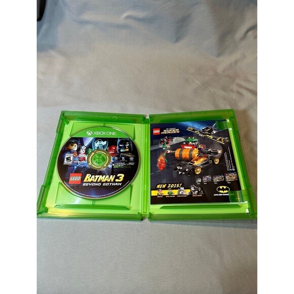 LEGO Batman 3: Beyond Gotham on Xbox One - Picture 3 of 4